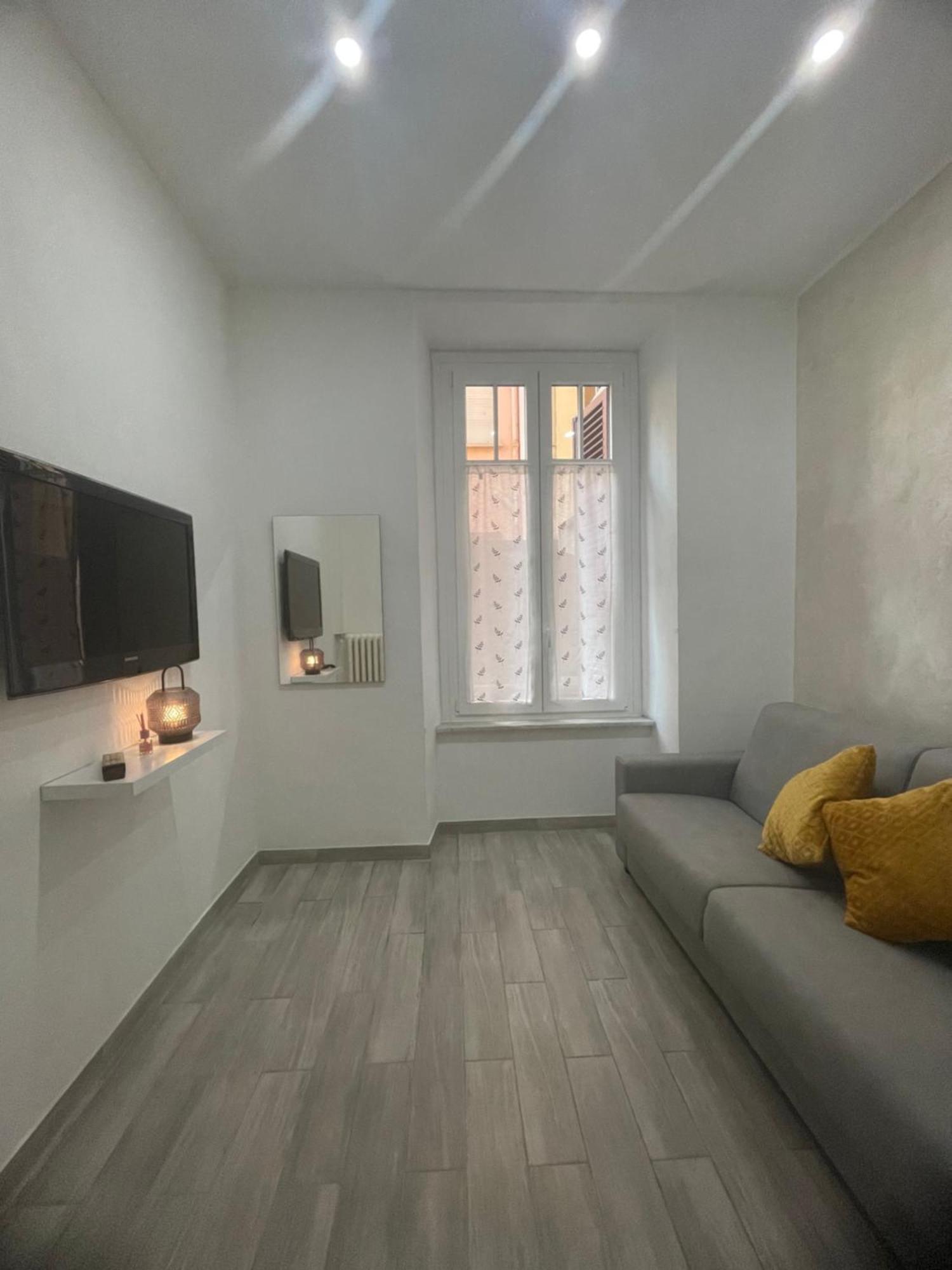 Appartamento La Casa Nel Viale Asti Esterno foto