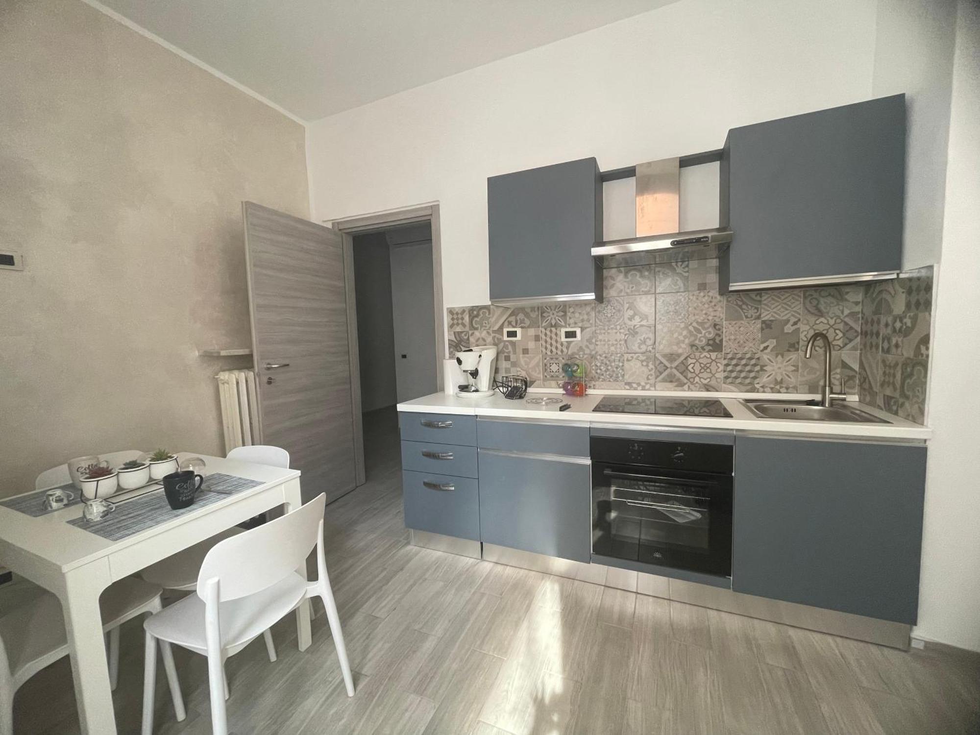 Appartamento La Casa Nel Viale Asti Esterno foto